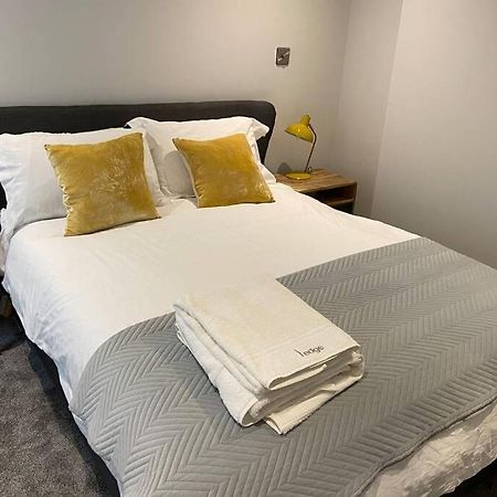 Spacious 1 Bedroom Apartment With Sea Views Newquay  Bagian luar foto
