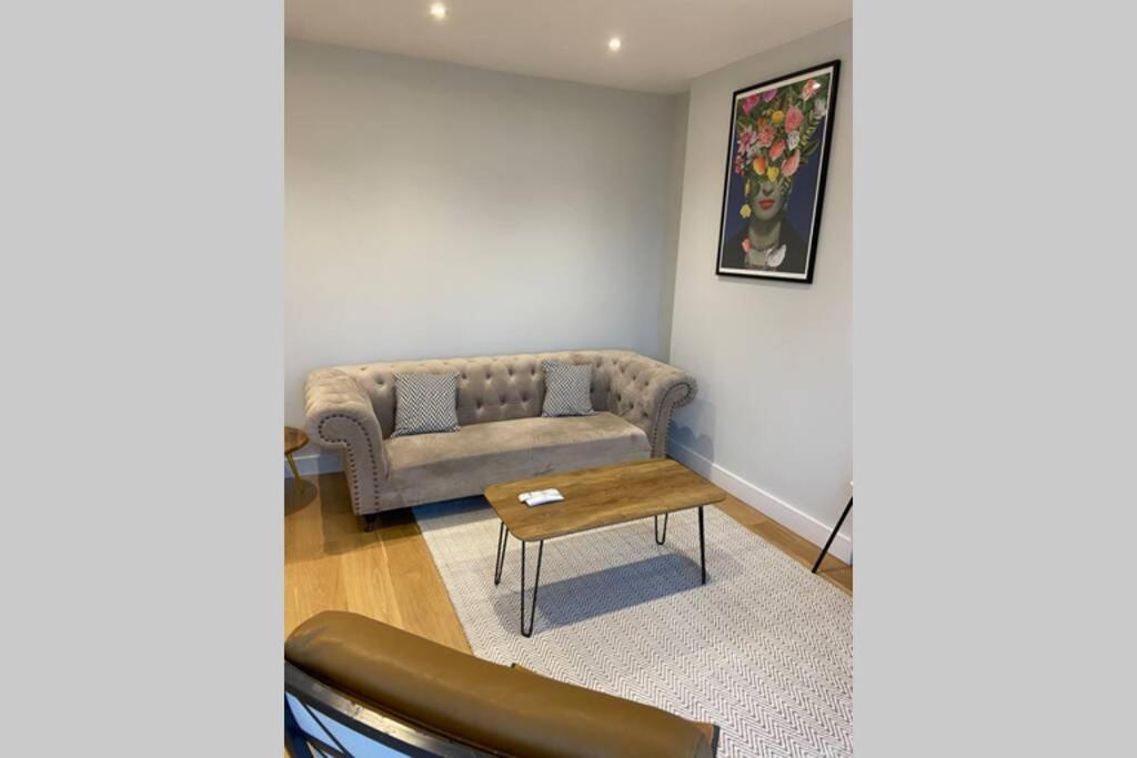 Spacious 1 Bedroom Apartment With Sea Views Newquay  Bagian luar foto
