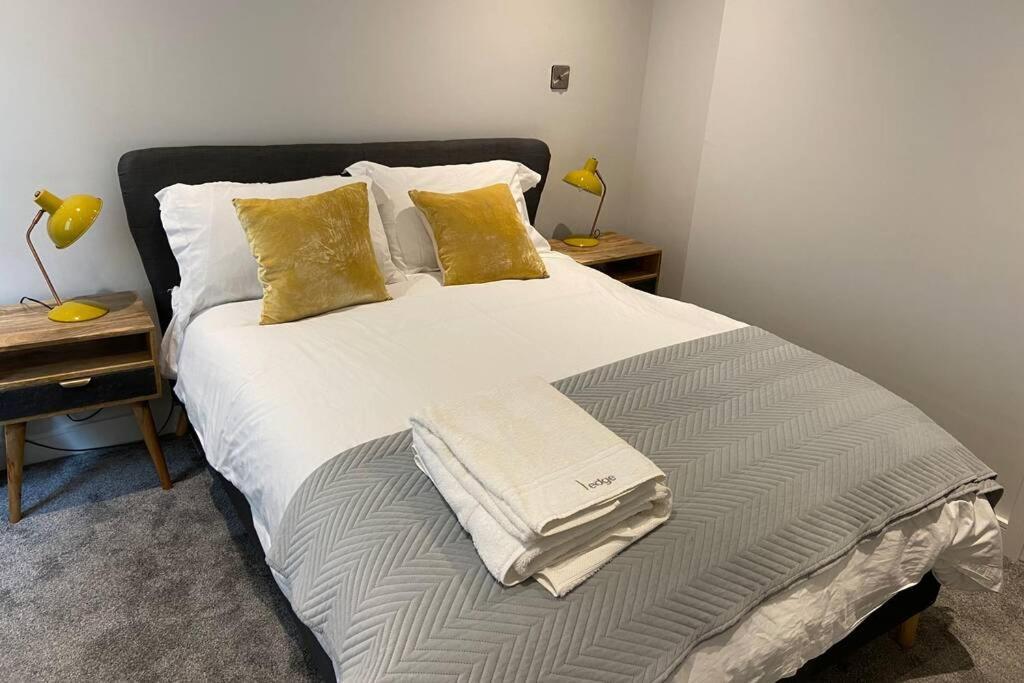 Spacious 1 Bedroom Apartment With Sea Views Newquay  Bagian luar foto
